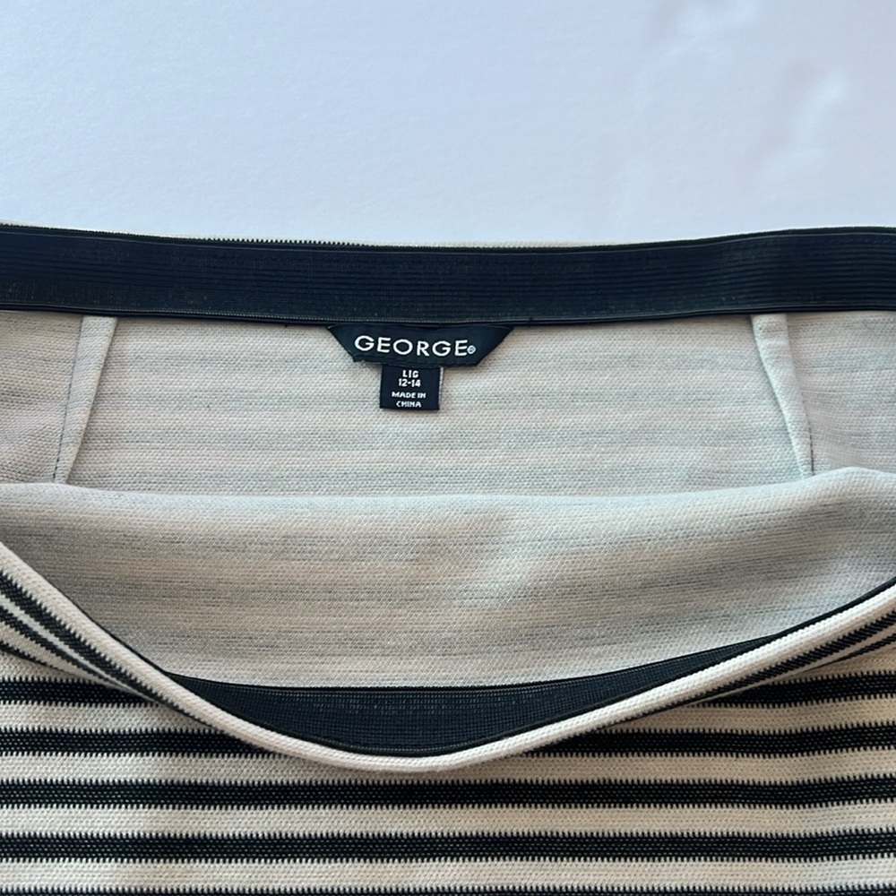 Women’s striped skirt, black and cream size large 12/14 NWT - Picture 4 of 9